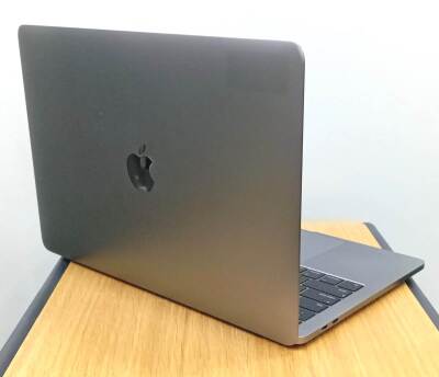 Apple MacBook Pro A1706 2017 i7 16GB DDR3L 250GB SSD O/B TYPE.C Catalina 13.3