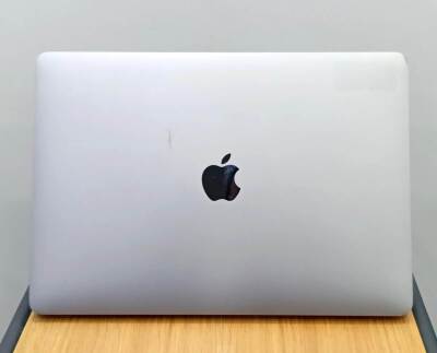 Apple MacBook Pro A1706 2017 i7 16GB DDR3L 250GB SSD O/B TYPE.C Catalina 13.3