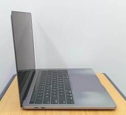 Apple MacBook Pro A1989 2019 i7 16GB DDR3L 256GB SSD O/B TYPE.C Catalina 13.3