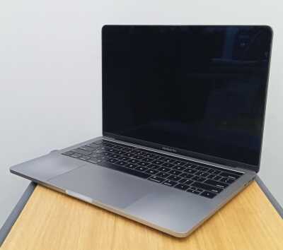 Apple MacBook Pro A1989 2019 i7 16GB DDR3L 256GB SSD O/B TYPE.C Catalina 13.3