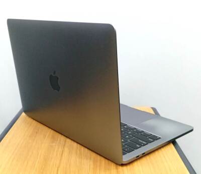 Apple MacBook Pro A1989 2019 i7 16GB DDR3L 256GB SSD O/B TYPE.C Catalina 13.3