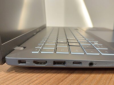 Asus Intel Core 7 240H 16GB DDR5 Ram 512GB SSD RTX5070 8GB 16