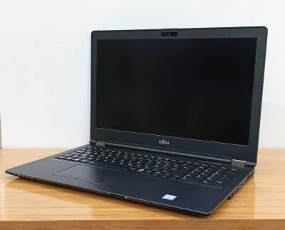 Fujitsu Lifebook U757 İ5 7300U 16Gb Ddr4 512GB M2 SSD O/B HDMI VGA DP Win10 15.6