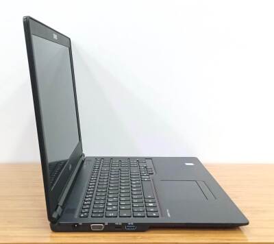 Fujitsu Lifebook U757 İ5 7300U 16Gb Ddr4 512GB M2 SSD O/B HDMI VGA DP Win10 15.6