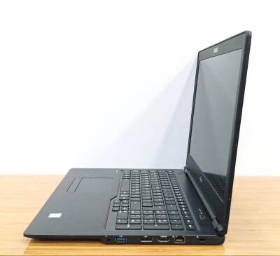 Fujitsu Lifebook U757 İ5 7300U 16Gb Ddr4 512GB M2 SSD O/B HDMI VGA DP Win10 15.6