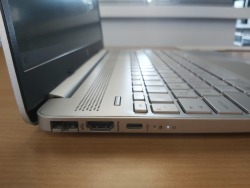 Hp 15-dw0004nt i7 8565U 8Gb Ddr4 256GB M2 SSD Nvidia MX250 HDMI FreeDOS 15.6