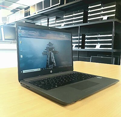 HP 240 G8 i7 1065G7 16Gb Ddr4 512GB M2 NVME O/B HDMI FreeDOS 14