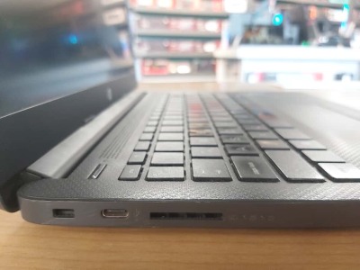 HP 240 G8 i7 1065G7 16Gb Ddr4 512GB M2 NVME O/B HDMI FreeDOS 14