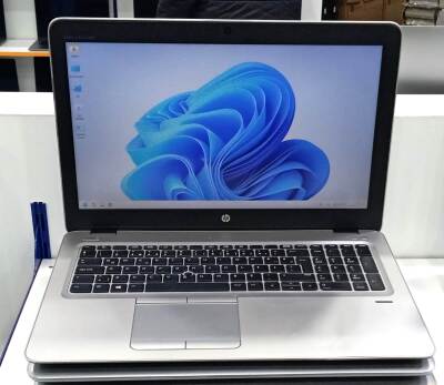 Hp EliteBook 850 G4 i7 7500U 8Gb Ddr4 256GB M2 NVME SSD O/B DP/VGA Win10 15.6