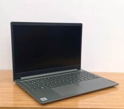 Lenovo ThinkBook 15-IML İ5 10210u 16Gb Ddr4 512GB M2 NVME Radeon 620 2GB HDMI TYPE-C Win10 15.6
