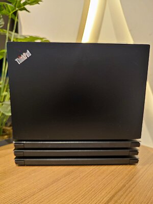 Lenovo ThinkPad E14 i7 10510U 16Gb Ddr4 512GB SSD AMD RX640 2GB FreeDOS 14